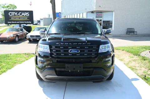 Photos of 2017 Ford Explorer XLT for sale in Troy, MI at City of Cars