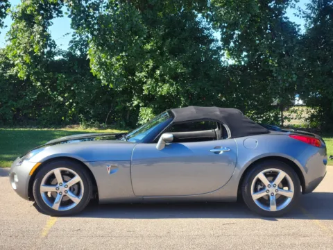 Photos of 2006 Pontiac Solstice Convertible 2D for sale in Troy, MI at City of Cars