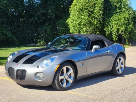 Gray 2006 Pontiac Solstice Convertible 2D for sale in Troy, MI