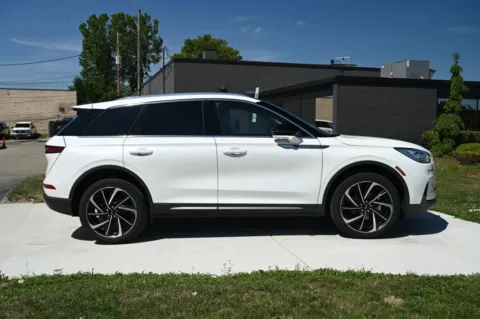 More photos of 2023 Lincoln Corsair Reserve at City of Cars, MI