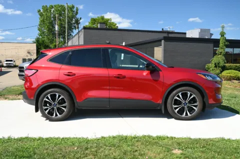 More photos of 2021 Ford Escape SE at City of Cars, MI
