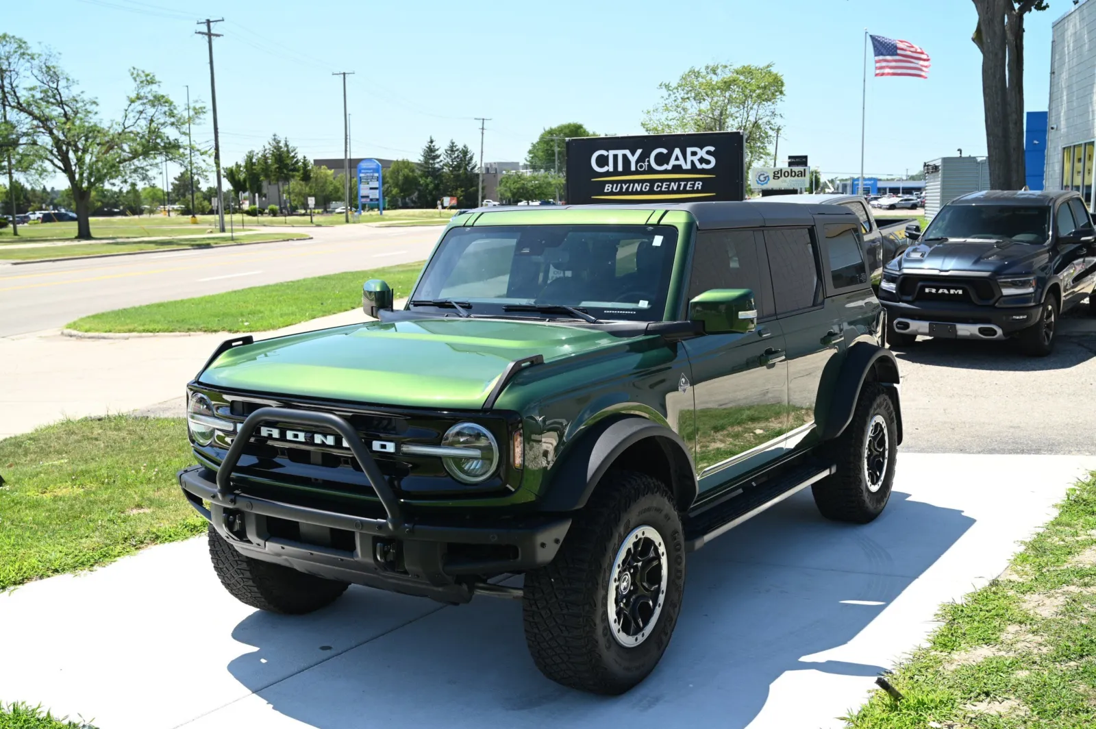 Green 2022 Ford Bronco Outer Banks Advanced for sale in Troy, MI