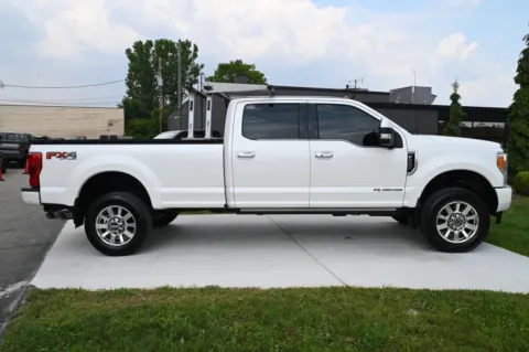 More photos of 2019 Ford F-350 Super Duty Limited at City of Cars, MI