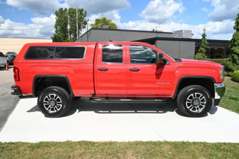 More photos of 2016 GMC Sierra 2500HD at City of Cars, MI