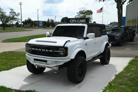 White 2023 Ford Bronco Outer Banks for sale in Troy, MI