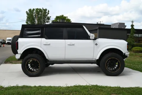 More photos of 2023 Ford Bronco Outer Banks at City of Cars, MI