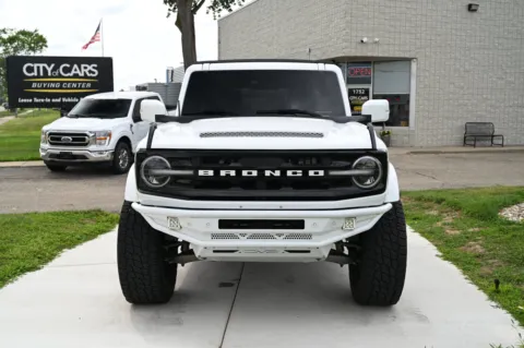 Photos of 2023 Ford Bronco Outer Banks for sale in Troy, MI at City of Cars