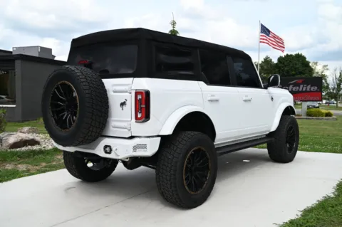 More photos of 2023 Ford Bronco Outer Banks at City of Cars, MI