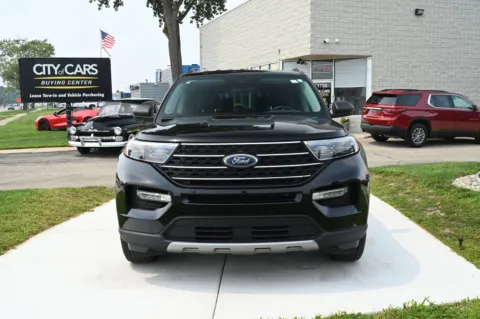 Photos of 2023 Ford Explorer XLT for sale in Troy, MI at City of Cars