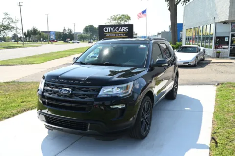 Black 2018 Ford Explorer XLT for sale in Troy, MI