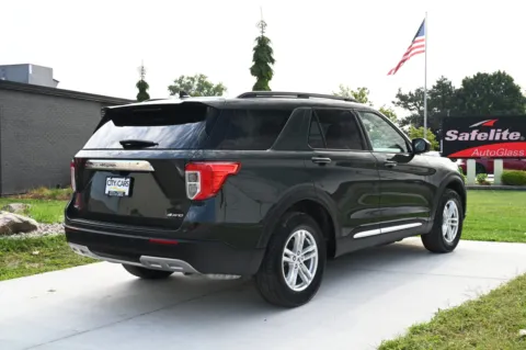 More photos of 2023 Ford Explorer XLT at City of Cars, MI