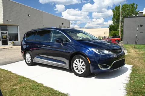 Another view of 2018 Chrysler Pacifica Touring L for sale in Troy, MI at City of Cars