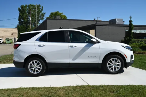 More photos of 2022 Chevrolet Equinox LT at City of Cars, MI