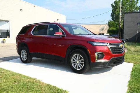 Another view of 2023 Chevrolet Traverse LT Cloth for sale in Troy, MI at City of Cars