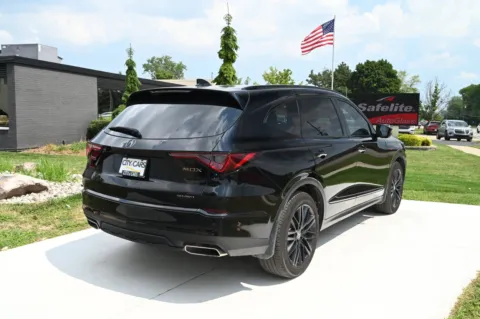 More photos of 2024 Acura MDX SH-AWD w/A-SPEC at City of Cars, MI