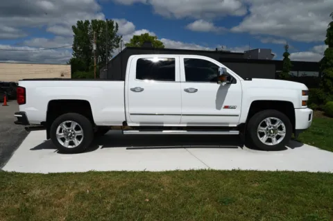 More photos of 2018 Chevrolet Silverado 2500HD LTZ at City of Cars, MI