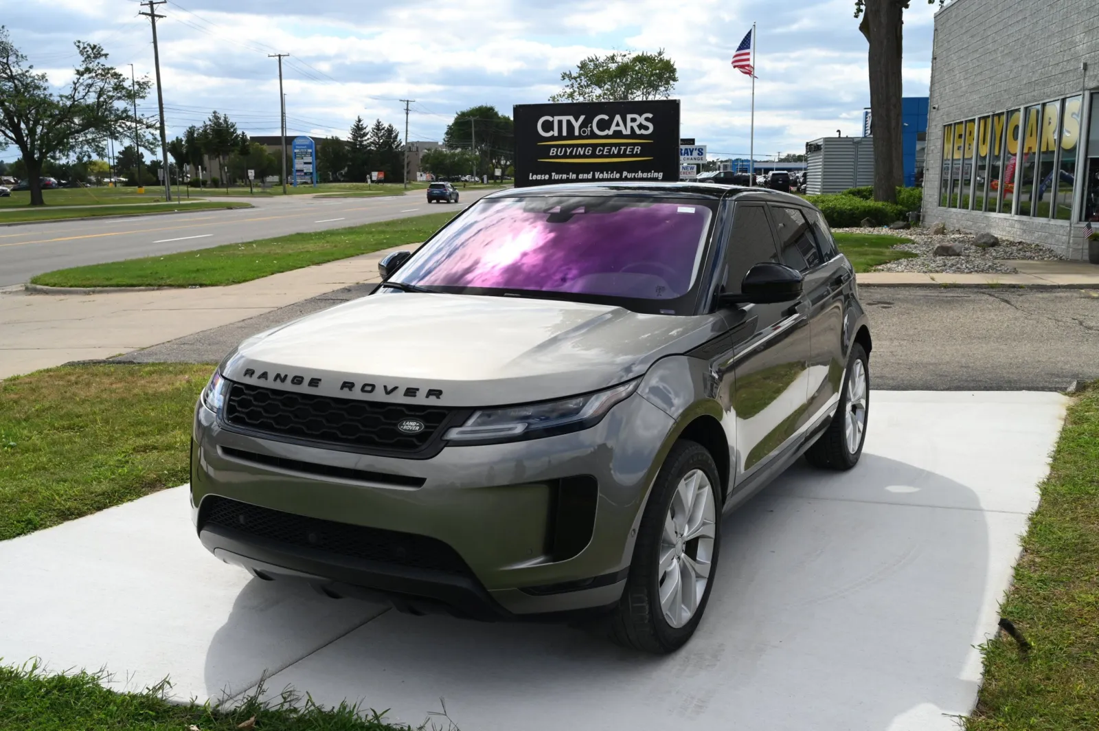 Silver 2020 Land Rover Range Rover Evoque SE for sale in Troy, MI