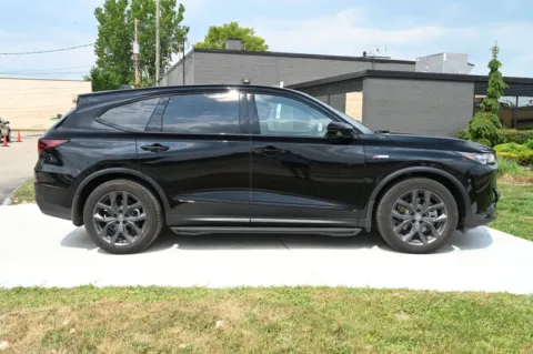 More photos of 2023 Acura MDX SH-AWD w/A-SPEC at City of Cars, MI