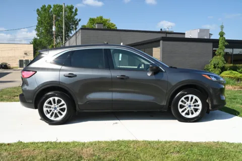 More photos of 2020 Ford Escape SE at City of Cars, MI