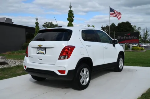 More photos of 2022 Chevrolet Trax LS at City of Cars, MI