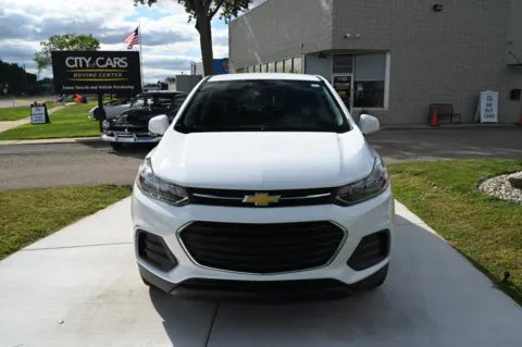 Photos of 2022 Chevrolet Trax LS for sale in Troy, MI at City of Cars