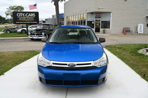 Photos of 2010 Ford Focus SE for sale in Troy, MI at City of Cars