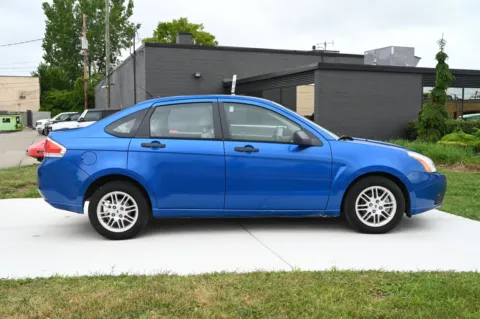 More photos of 2010 Ford Focus SE at City of Cars, MI