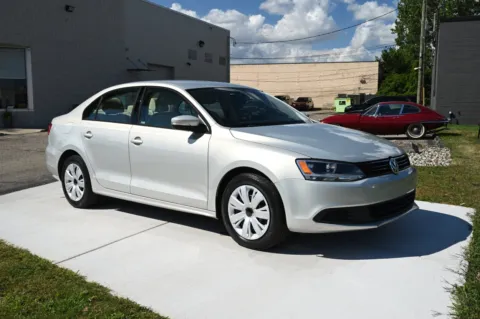 Another view of 2012 Volkswagen Jetta SE for sale in Troy, MI at City of Cars