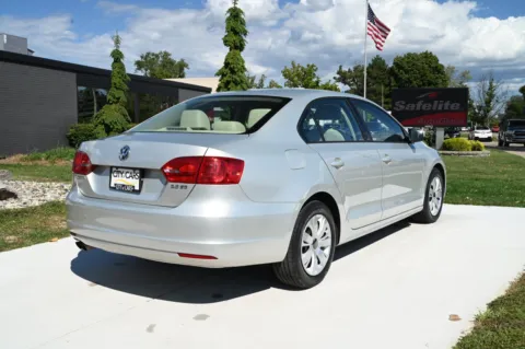 More photos of 2012 Volkswagen Jetta SE at City of Cars, MI
