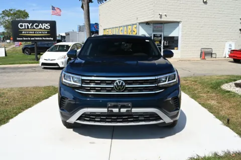 Photos of 2022 Volkswagen Atlas Cross Sport SE for sale in Troy, MI at City of Cars