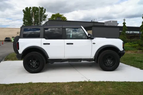 More photos of 2024 Ford Bronco Wildtrak at City of Cars, MI