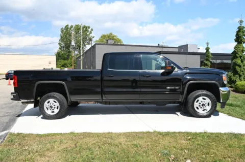 More photos of 2017 GMC Sierra 2500HD SLE at City of Cars, MI
