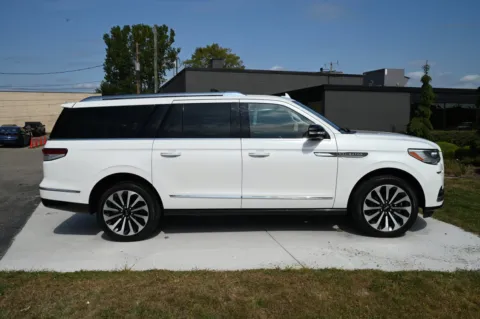 More photos of 2023 Lincoln Navigator L Reserve at City of Cars, MI