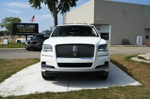 Photos of 2023 Lincoln Navigator L Reserve for sale in Troy, MI at City of Cars