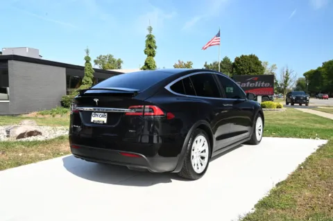 More photos of 2017 Tesla Model X 75D at City of Cars, MI