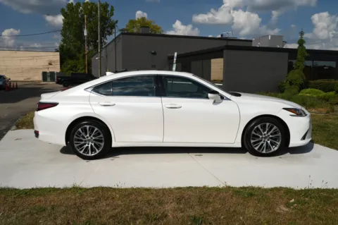 More photos of 2021 Lexus ES 250 at City of Cars, MI