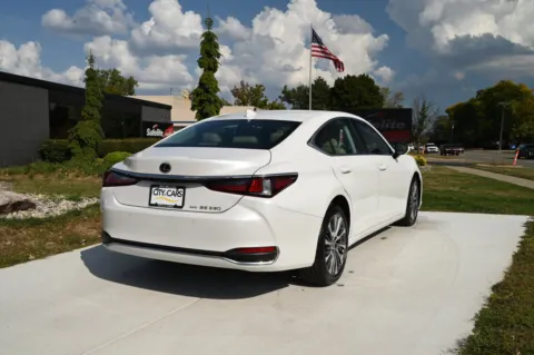 More photos of 2021 Lexus ES 250 at City of Cars, MI