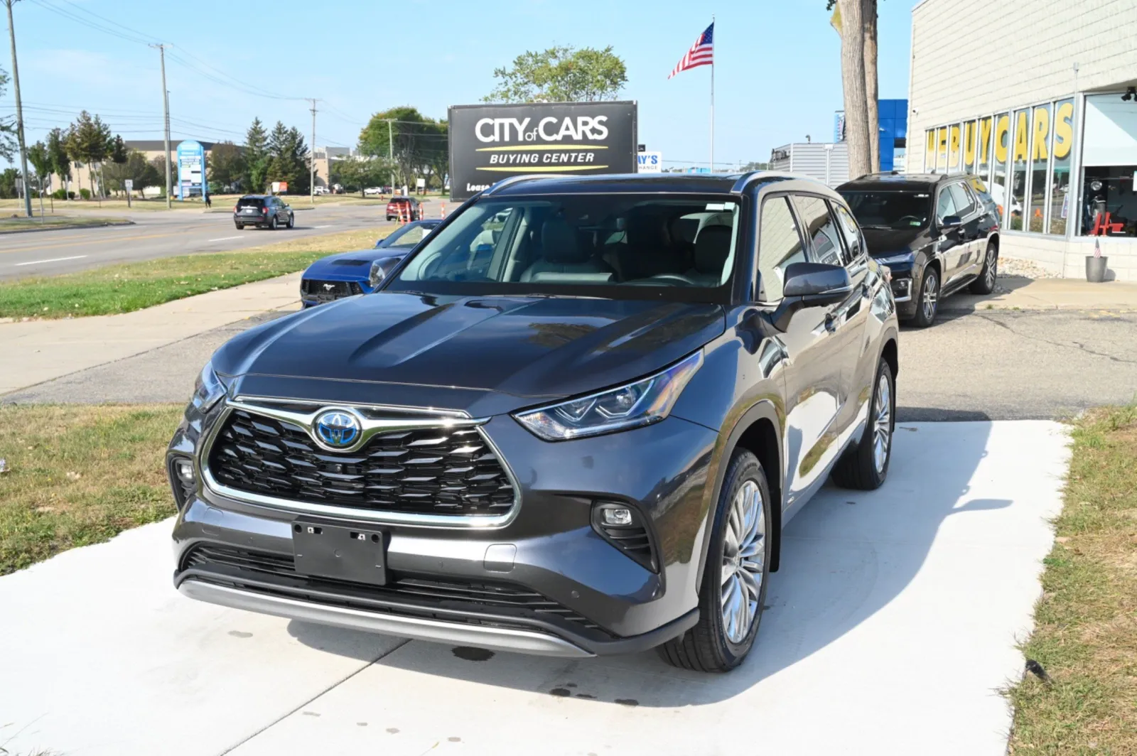 2024 Toyota Highlander Platinum's photo