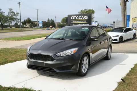 Gray 2018 Ford Focus SE for sale in Troy, MI