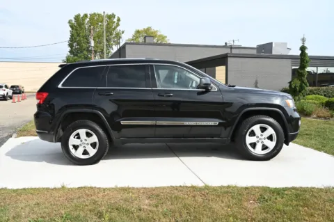 More photos of 2012 Jeep Grand Cherokee Laredo at City of Cars, MI