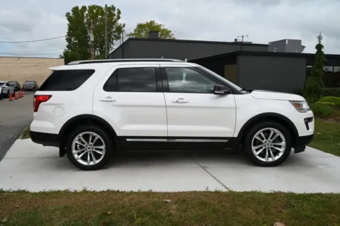 More photos of 2018 Ford Explorer XLT at City of Cars, MI