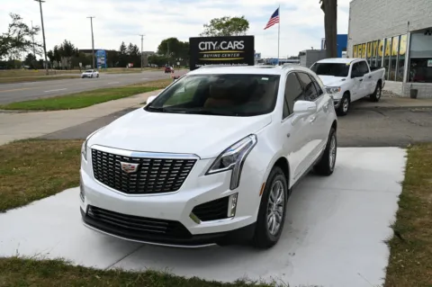White 2023 Cadillac XT5 AWD Premium Luxury for sale in Troy, MI