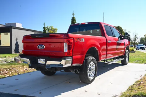 More photos of 2019 Ford F-250 Super Duty Lariat at City of Cars, MI