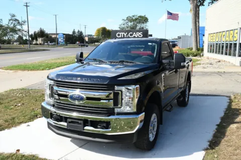 Black 2019 Ford F-250 Super Duty XLT for sale in Troy, MI