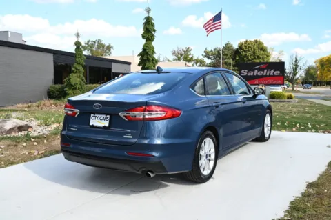 More photos of 2019 Ford Fusion SE at City of Cars, MI