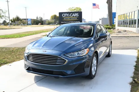 Blue 2019 Ford Fusion SE for sale in Troy, MI