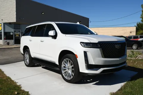 Another view of 2022 Cadillac Escalade 4WD Premium Luxury for sale in Troy, MI at City of Cars