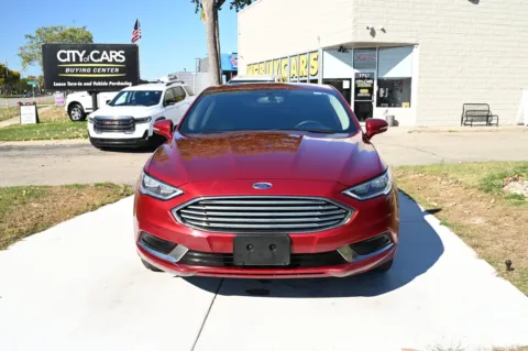 Photos of 2018 Ford Fusion SE for sale in Troy, MI at City of Cars