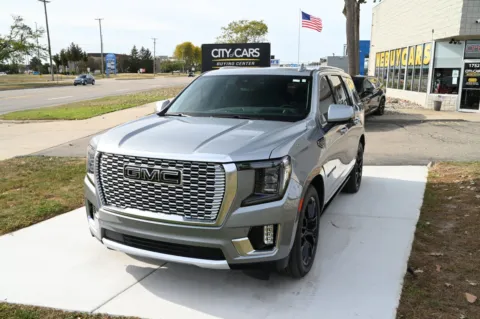 Gray 2024 GMC Yukon 4WD Denali for sale in Troy, MI