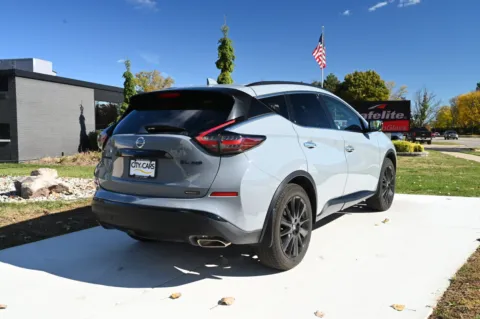 More photos of 2022 Nissan Murano SL at City of Cars, MI
